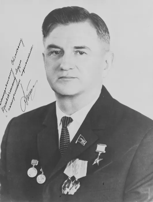 6483061a4cbe4c37d2bc7663a2d9f1c2